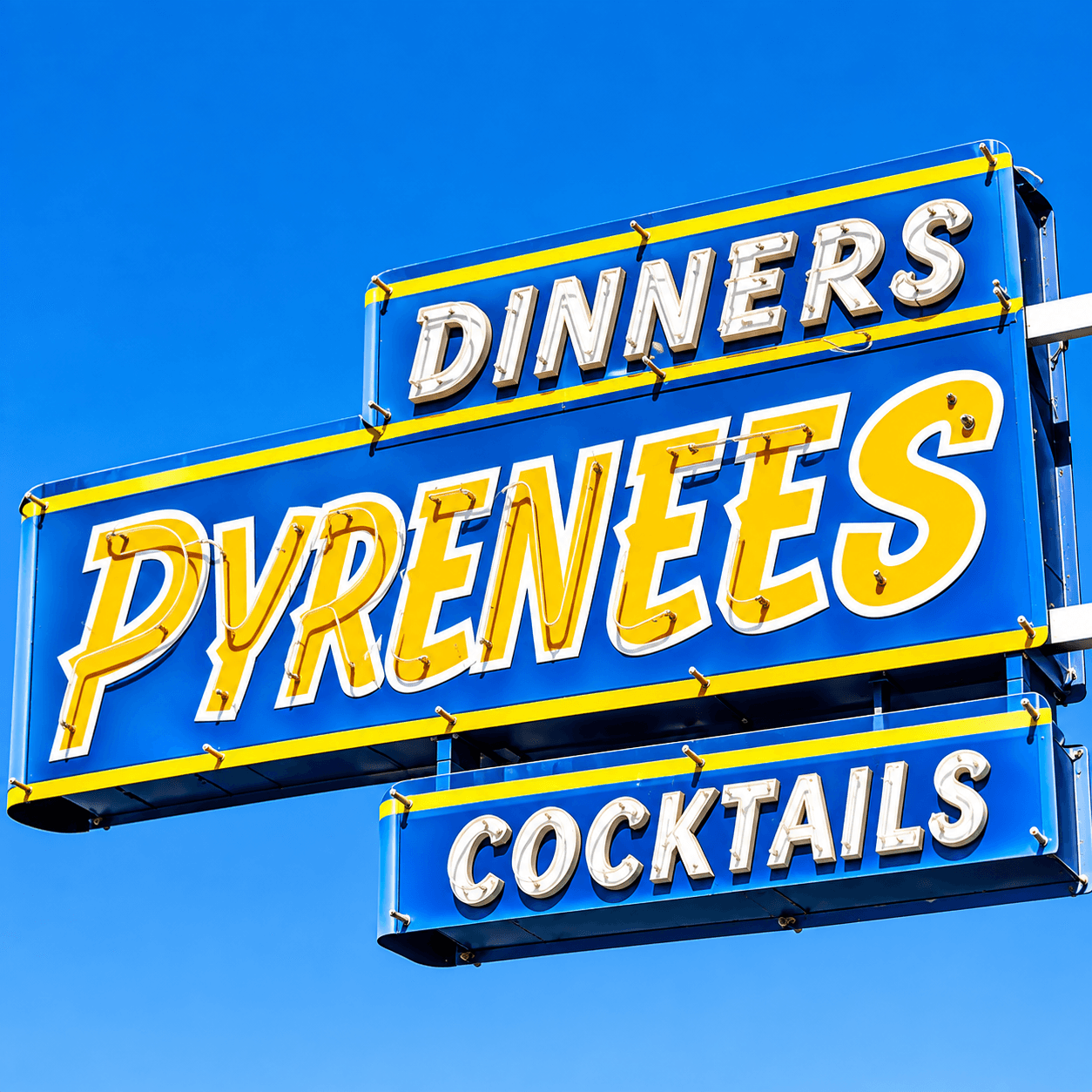Pyrenees Cafe logo